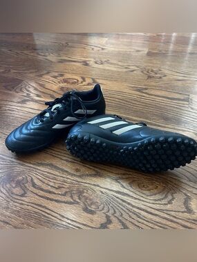 adidas Black and White Indoor Soccer Cleat size men’s 7.5